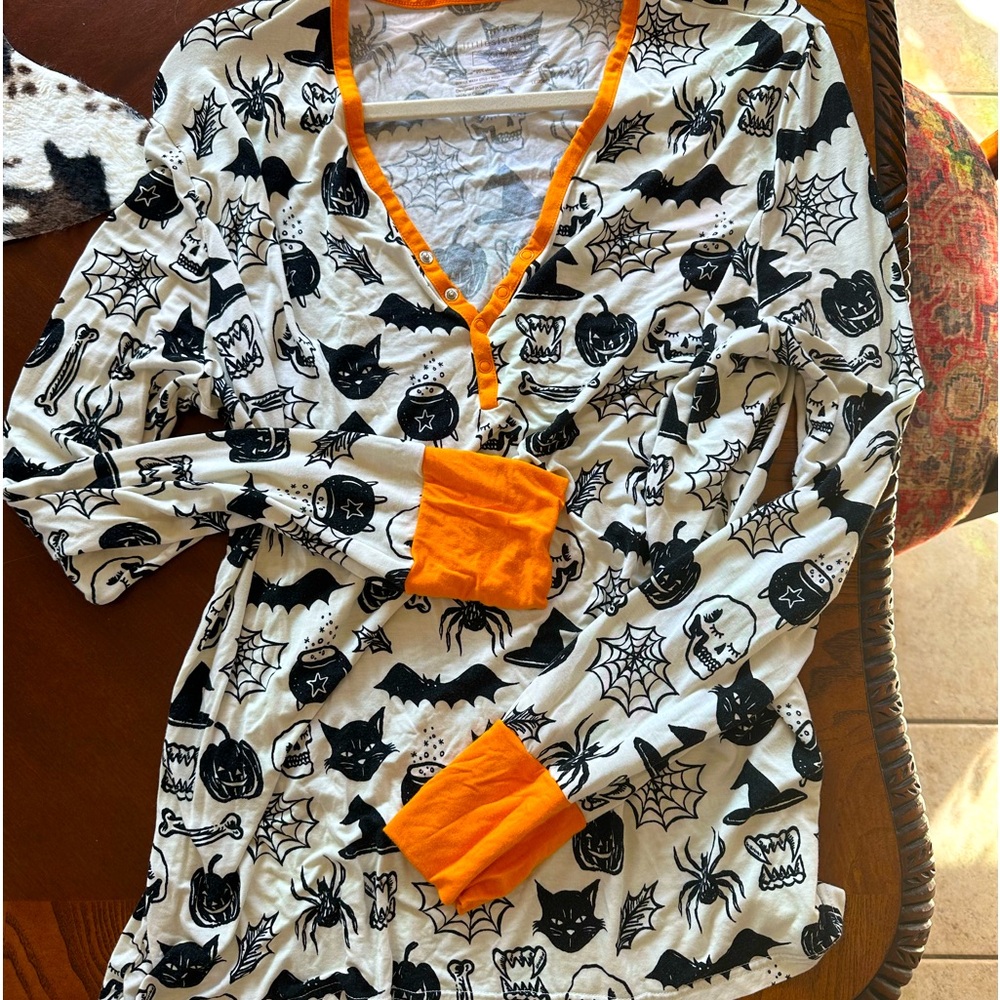 NWOT Little Sleepies Women’s Halloween Sleep Shirt 🎃 👻 🌟